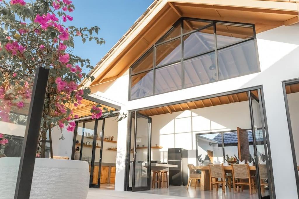 Villa Hakem Elegant And Modern 4 Bedrooms Villa Pool View チャングー エクステリア 写真